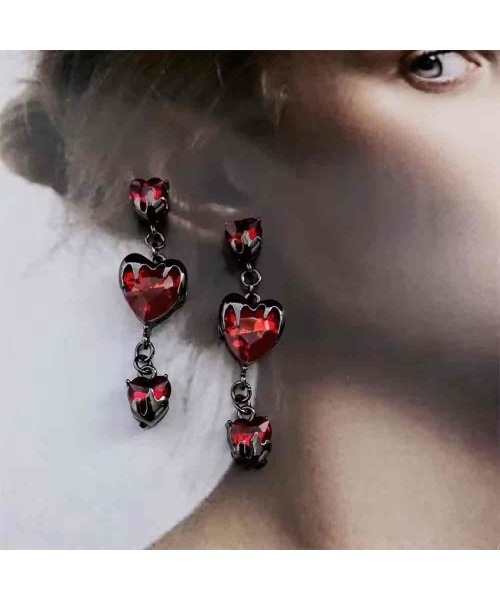 tone(トーン)の「【88eighty-eight】パンクゴシック3連ハートストーンピアス【import】(MA)(ピアス(両耳用)・レディース・レッド・FREE)」の2枚目の写真