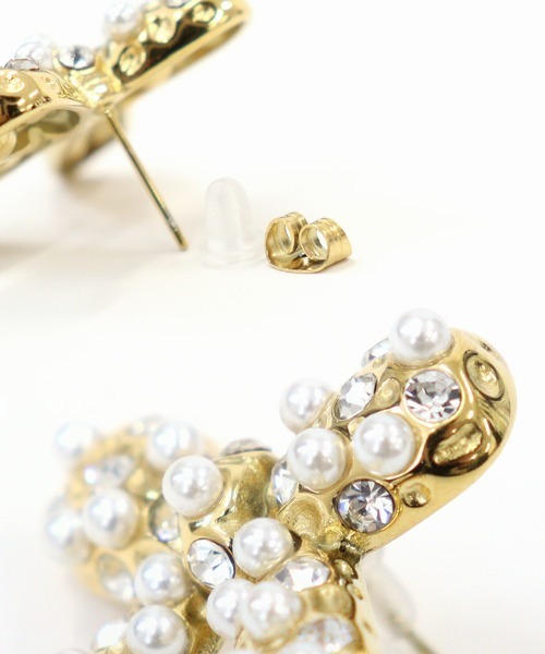 at.（アット）の「【at.】パールビジューリボンピアス（ピアス（両耳用）・レディース・シルバー/ゴールド・ONE）」の9枚目の写真