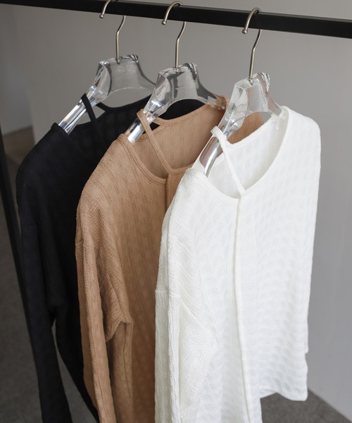 select MOCA Et（セレクトモカエト）の「【Et】Asymmetrical Neck Shirring Tops（Tシャツ/カットソー・レディース・ブラック/ホワイト/ベージュ・FREE）」の9枚目の写真
