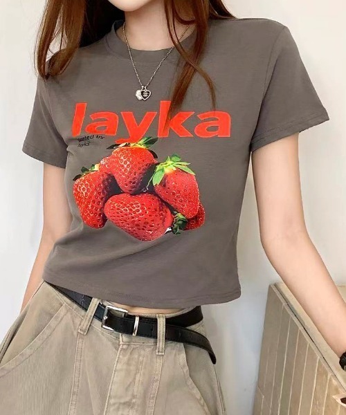 SHEENA(シーナ)の「【新色追加】フルーツプリントコンパクトTシャツ(Tシャツ/カットソー・レディース・ホワイト/チャコールグレー/イエロー系・M)」の2枚目の写真