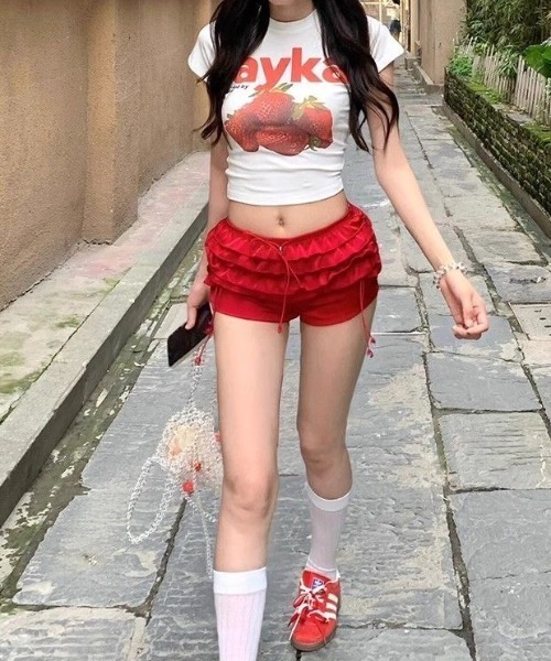 SHEENA(シーナ)の「【新色追加】フルーツプリントコンパクトTシャツ(Tシャツ/カットソー・レディース・ホワイト/チャコールグレー/イエロー系・M)」の6枚目の写真