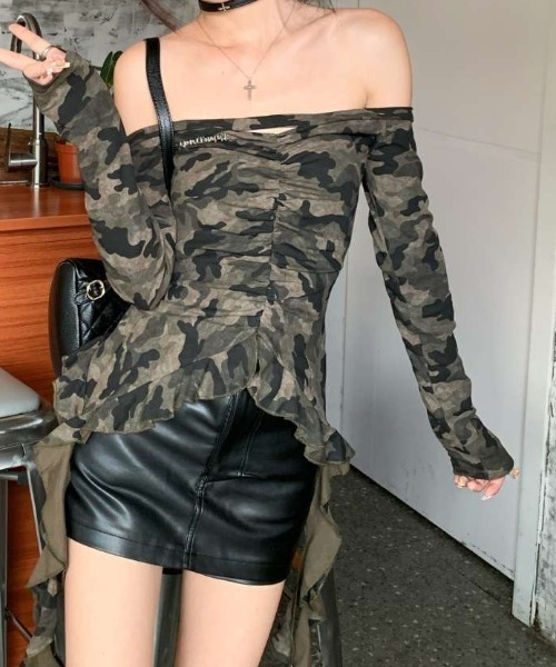 ellie オフショルダートップス　ブラック⭐︎ AZUL BY MOUSSY tシャツ オフショルダーリブトップス レディース