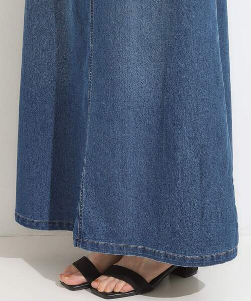 SHOO・LA・RUE(シューラルー)の「【洗える/S-LL】大人カジュアル デニムロングスカート(デニムスカート・レディース・ブルー/ネイビー・01/02/04/03)」の4枚目の写真
