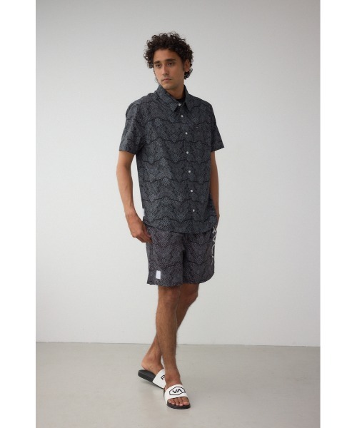 AZUL by moussy（アズールバイマウジー）の「RVCA SHOWER SLIDE（サンダル・メンズ・ブラック・MEDIUM/LARGE）」の3枚目の写真