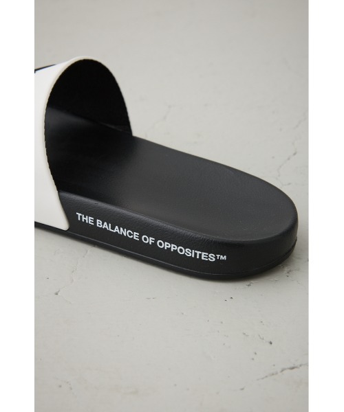 AZUL by moussy（アズールバイマウジー）の「RVCA SHOWER SLIDE（サンダル・メンズ・ブラック・MEDIUM/LARGE）」の8枚目の写真