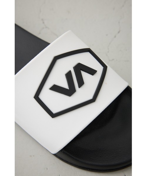 AZUL by moussy（アズールバイマウジー）の「RVCA SHOWER SLIDE（サンダル・メンズ・ブラック・MEDIUM/LARGE）」の10枚目の写真