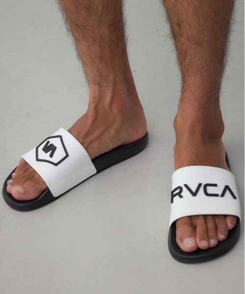 AZUL by moussy（アズールバイマウジー）の「RVCA SHOWER SLIDE（サンダル・メンズ・ブラック・MEDIUM/LARGE）」の12枚目の写真