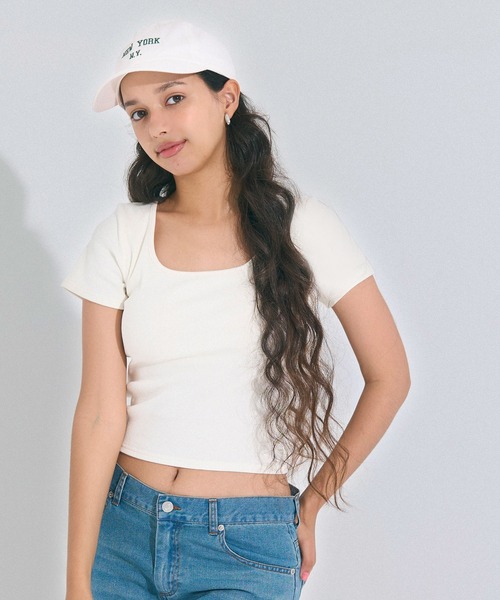 coca(coca)(コカ)の「刺繍ロゴキャップ(キャップ・レディース・ワイン/ホワイト・ONE SIZE)」の4枚目の写真