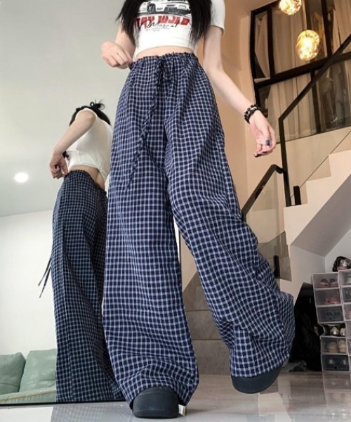 LADY LIKE(レディライク)の「チェック柄ワイドイージーパンツ(その他パンツ・レディース・サックスブルー/ベージュ/ネイビー・M)」の7枚目の写真