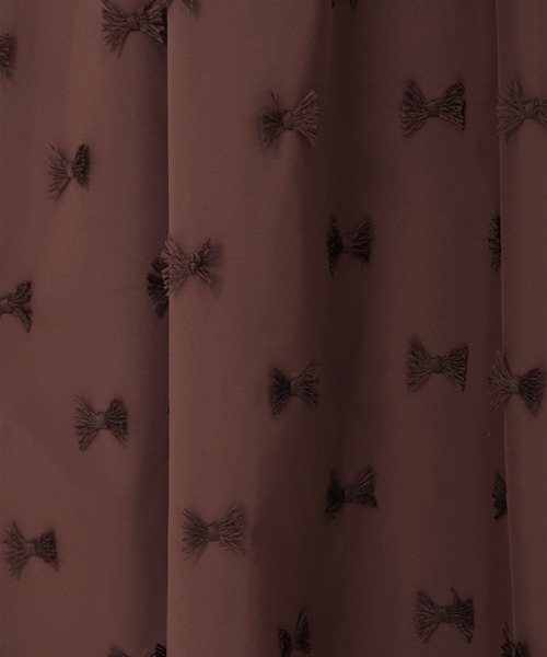 STRAWBERRY-FIELDS(ストロベリーフィールズ)の「ルバンタフタ_リボン刺しゅうタフタジャンパースカート(ジャンパースカート・レディース・ブラック/ブラウン・2)」の4枚目の写真