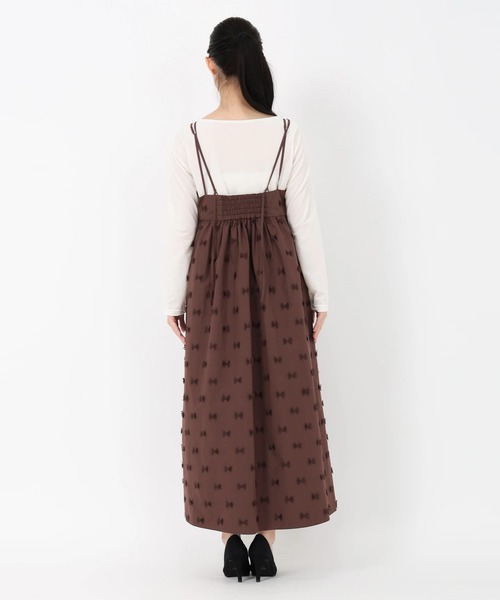 STRAWBERRY-FIELDS(ストロベリーフィールズ)の「ルバンタフタ_リボン刺しゅうタフタジャンパースカート(ジャンパースカート・レディース・ブラック/ブラウン・2)」の8枚目の写真