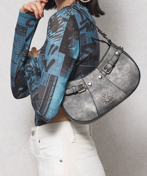 EVRIS（エヴリス）の「【EVRIS/エヴリス】SUNNY アンティークPU ムーン型ミニショルダーバッグ（ショルダーバッグ・レディース・ブラック/シルバー/グレイッシュベージュ・FREE）」の6枚目の写真