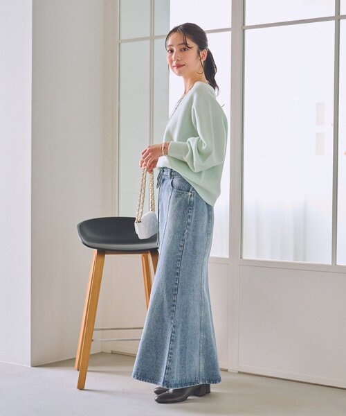 La boutique BonBon（ラブティックボンボン）の「【今すぐお届け！・美シルエット】リボンデニムマーメイドマキシスカート（デニムスカート・レディース・サックスブルー/ネイビー・36/38）」の13枚目の写真