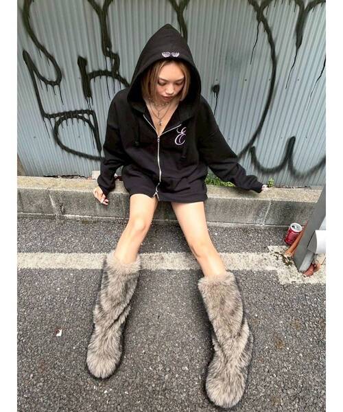 EVRIS（エヴリス）の「ファイクファーモンスターブーツ【インソール入】（ブーツ・レディース・ベージュ/ブラウン・SMALL/MEDIUM/LARGE）」の11枚目の写真