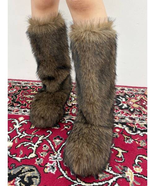 EVRIS（エヴリス）の「ファイクファーモンスターブーツ【インソール入】（ブーツ・レディース・ベージュ/ブラウン・SMALL/MEDIUM/LARGE）」の22枚目の写真