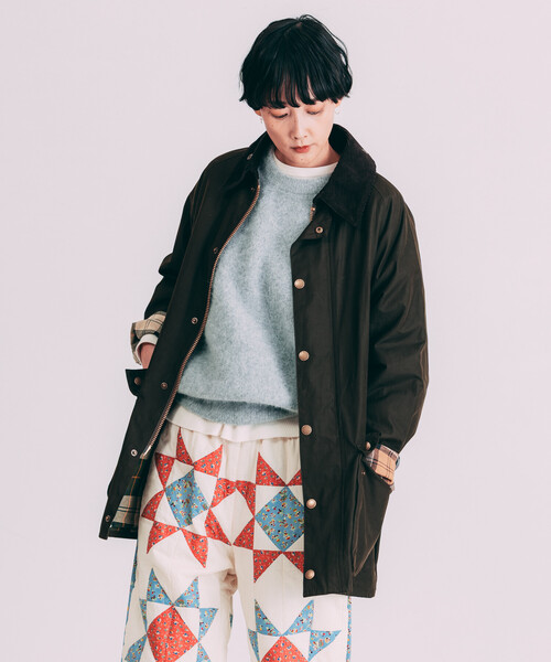 Barbour（バブアー）の「Barbour/バブアー 別注OS Beaufort ピーチスキン custom lining/オーバーサイズ ビューフォート カスタム ライニング（その他アウター・レディース・ブラック/オリーブ・38）」の5枚目の写真
