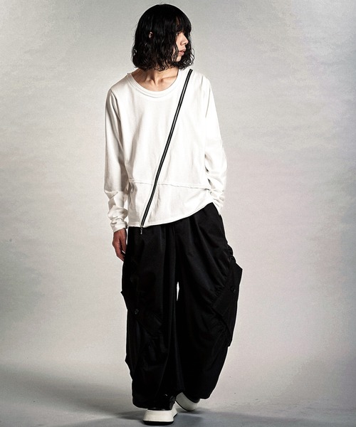 NO ID.（ノーアイディ）の「【NO ID.】Multi-Seam Zip Pullover / マルチ シーム ジップ プルオーバー（Tシャツ/カットソー・メンズ・ブラック/ホワイト/グレー・2(M)/1(S)）」の9枚目の写真