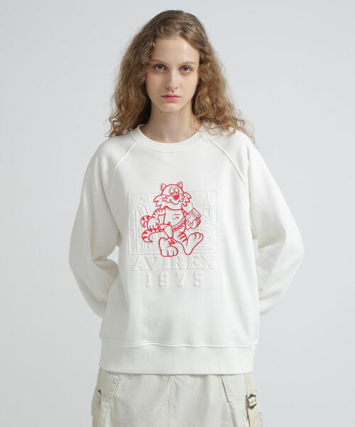 AVIREX(アヴィレックス)の「EMBOSS TOMCAT SWEAT/エンボストムキャットスウェット(スウェット・レディース・ホワイト/パープル/ブラック・F)」の8枚目の写真