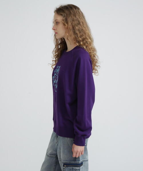 AVIREX(アヴィレックス)の「EMBOSS TOMCAT SWEAT/エンボストムキャットスウェット(スウェット・レディース・ホワイト/パープル/ブラック・F)」の16枚目の写真