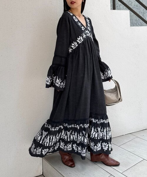 CIAOPANIC TYPY(チャオパニックティピー)の「【aguni】刺繍Vネックフレアスリーブワンピ(ワンピース・レディース・ブラック/アイボリー・ONE SIZE)」の14枚目の写真