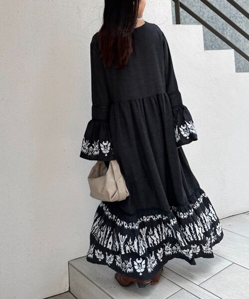 セール】【aguni】刺繍Vネックフレアスリーブワンピ（ワンピース