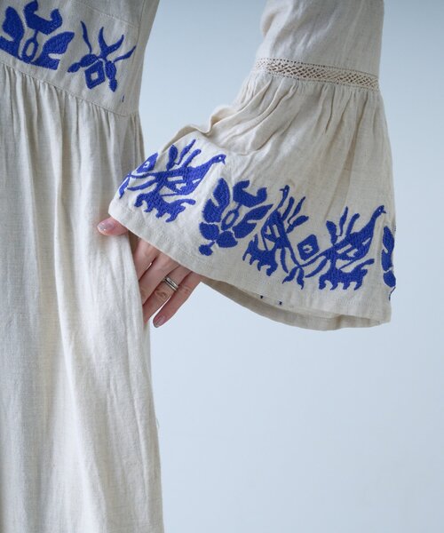CIAOPANIC TYPY(チャオパニックティピー)の「【aguni】刺繍Vネックフレアスリーブワンピ(ワンピース・レディース・ブラック/アイボリー・ONE SIZE)」の22枚目の写真