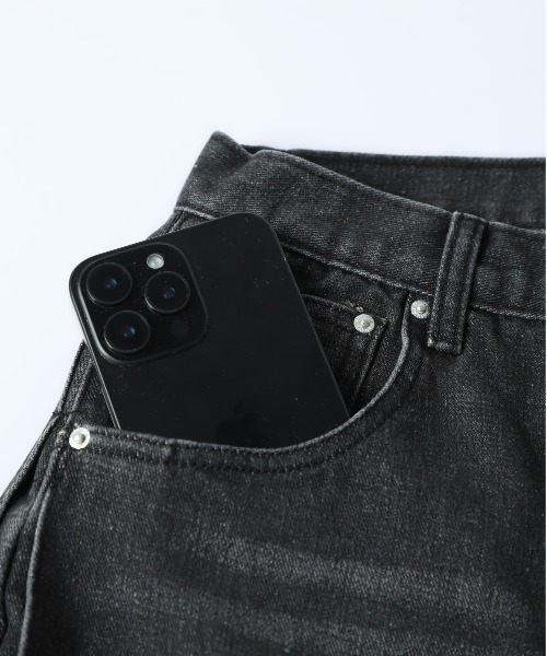 La-gemme(ラジェム)の「サイドタックカーブデニムパンツ(デニムパンツ・レディース・ブラック/ライトブルー/ブルー・L/M)」の6枚目の写真