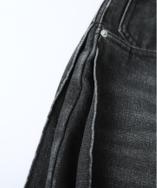 La-gemme(ラジェム)の「サイドタックカーブデニムパンツ(デニムパンツ・レディース・ブラック/ライトブルー/ブルー・L/M)」の9枚目の写真