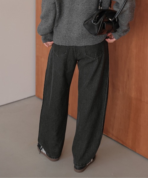 La-gemme(ラジェム)の「サイドタックカーブデニムパンツ(デニムパンツ・レディース・ブラック/ライトブルー/ブルー・L/M)」の19枚目の写真