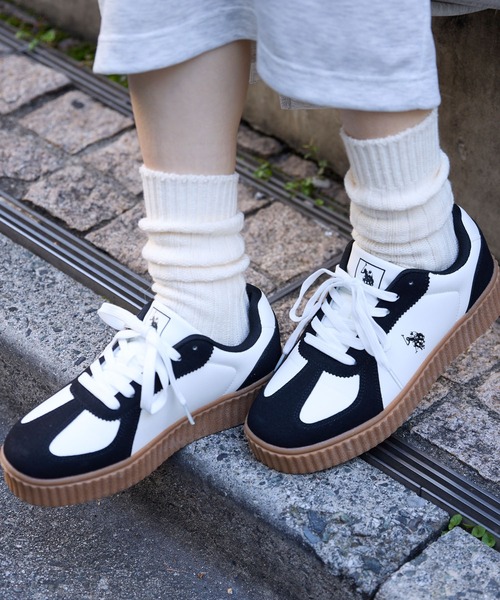 U.S. POLO ASSN.(ユーエスポロアッスン)の「U.S. POLO ASSN. /ユーエスポロアッスン 別注 ワンポイント刺繍ローカットボリュームソールコンビネーションスニーカー(スニーカー・レディース・グレー系/ホワイト系/ベージュ系/ブラック・22.5cm/24.5cm/24cm/23.5cm/23cm)」の1枚目の写真