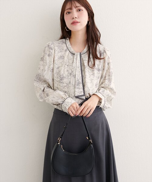 natural couture(ナチュラルクチュール)の「【WEB限定】配色ボウタイ2WAYブラウス(シャツ/ブラウス・レディース・ネイビー/チャコールグレー/オフホワイト/サックスブルー/ピンクベージュ/グレイッシュベージュ/その他1・FREE)」の7枚目の写真