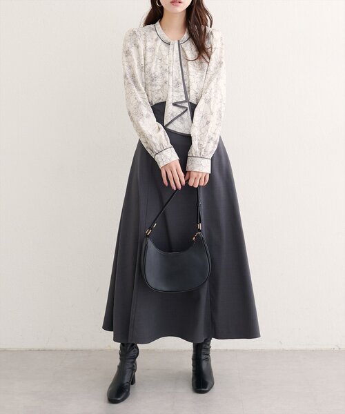 natural couture(ナチュラルクチュール)の「【WEB限定】配色ボウタイ2WAYブラウス(シャツ/ブラウス・レディース・ネイビー/チャコールグレー/オフホワイト/サックスブルー/ピンクベージュ/グレイッシュベージュ/その他1・FREE)」の8枚目の写真