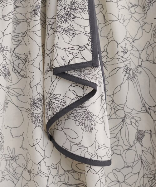 natural couture(ナチュラルクチュール)の「【WEB限定】配色ボウタイ2WAYブラウス(シャツ/ブラウス・レディース・ネイビー/チャコールグレー/オフホワイト/サックスブルー/ピンクベージュ/グレイッシュベージュ/その他1・FREE)」の12枚目の写真