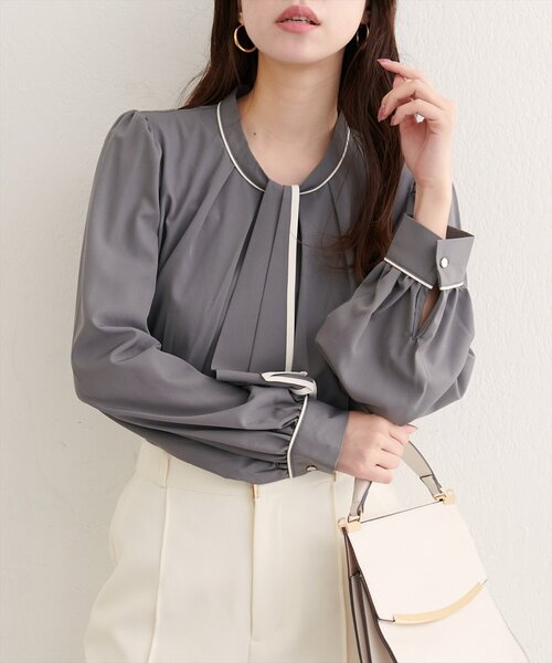 natural couture(ナチュラルクチュール)の「【WEB限定】配色ボウタイ2WAYブラウス(シャツ/ブラウス・レディース・ネイビー/チャコールグレー/オフホワイト/サックスブルー/ピンクベージュ/グレイッシュベージュ/その他1・FREE)」の22枚目の写真