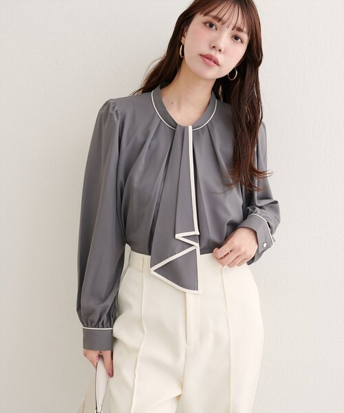 natural couture(ナチュラルクチュール)の「【WEB限定】配色ボウタイ2WAYブラウス(シャツ/ブラウス・レディース・ネイビー/チャコールグレー/オフホワイト/サックスブルー/ピンクベージュ/グレイッシュベージュ/その他1・FREE)」の20枚目の写真