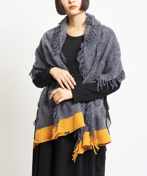 gomme（ゴム）の「縮絨ドットストール（ストール/ショール・レディース・アイボリー/グレー/チャコールグレー/レッド・FREE）」の4枚目の写真