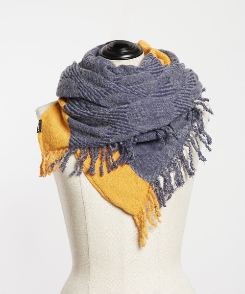 gomme（ゴム）の「縮絨ドットストール（ストール/ショール・レディース・アイボリー/グレー/チャコールグレー/レッド・FREE）」の7枚目の写真