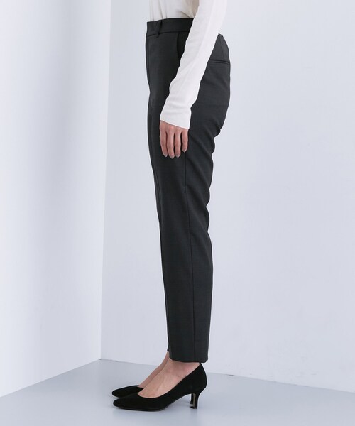 INDIVI(インディヴィ)の「【日本製/スーツ/通勤】シルクウールストレッチ テーパードパンツ(その他パンツ・レディース・チャコール/ネイビー・38/13/05/36/15 /19/40)」の13枚目の写真