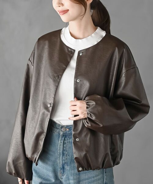 rps（アールピーエス）の「合皮ノーカラーバルーン袖ブルゾン（ブルゾン・レディース・ブラック/グレイッシュベージュ/ダークブラウン・フリー）」の2枚目の写真