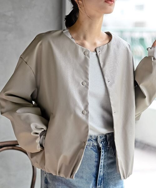 rps（アールピーエス）の「合皮ノーカラーバルーン袖ブルゾン（ブルゾン・レディース・ブラック/グレイッシュベージュ/ダークブラウン・フリー）」の3枚目の写真