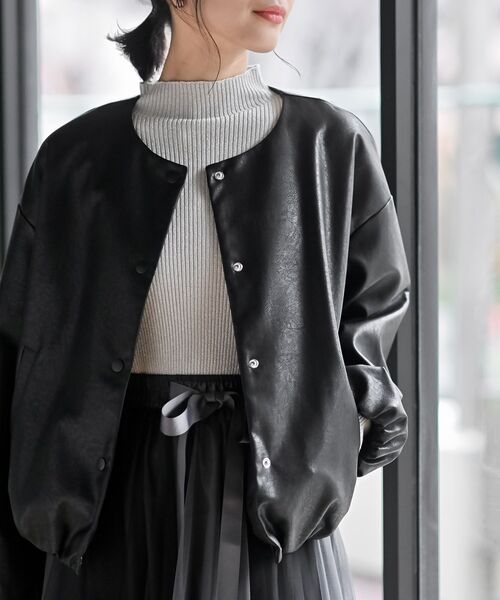 rps（アールピーエス）の「合皮ノーカラーバルーン袖ブルゾン（ブルゾン・レディース・ブラック/グレイッシュベージュ/ダークブラウン・フリー）」の14枚目の写真