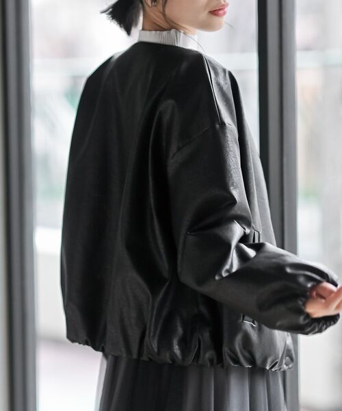 rps（アールピーエス）の「合皮ノーカラーバルーン袖ブルゾン（ブルゾン・レディース・ブラック/グレイッシュベージュ/ダークブラウン・フリー）」の15枚目の写真