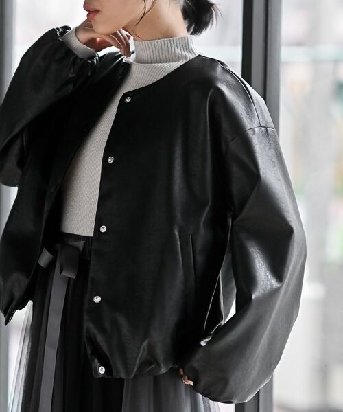 rps（アールピーエス）の「合皮ノーカラーバルーン袖ブルゾン（ブルゾン・レディース・ブラック/グレイッシュベージュ/ダークブラウン・フリー）」の16枚目の写真