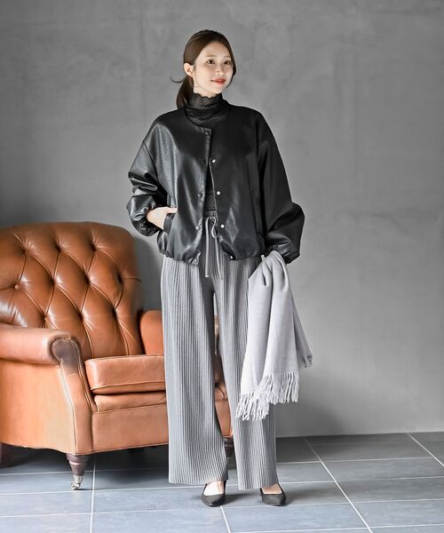 rps（アールピーエス）の「合皮ノーカラーバルーン袖ブルゾン（ブルゾン・レディース・ブラック/グレイッシュベージュ/ダークブラウン・フリー）」の17枚目の写真