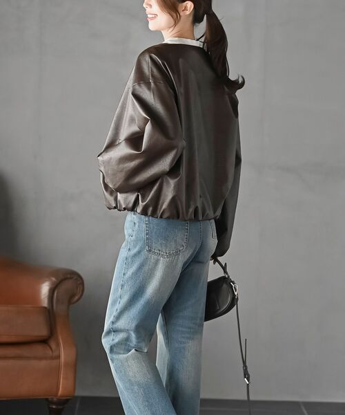 rps（アールピーエス）の「合皮ノーカラーバルーン袖ブルゾン（ブルゾン・レディース・ブラック/グレイッシュベージュ/ダークブラウン・フリー）」の20枚目の写真