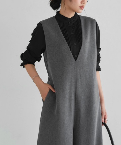 Pierrot（ピエロ）の「Vネックフレアヘムオールインワン（つなぎ/オールインワン・レディース・ブラック/チャコール・L/M/PM）」の8枚目の写真