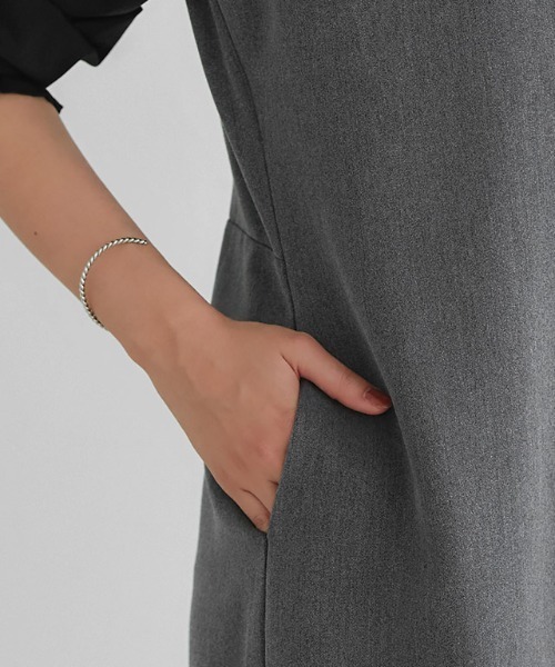 Pierrot（ピエロ）の「Vネックフレアヘムオールインワン（つなぎ/オールインワン・レディース・ブラック/チャコール・L/M/PM）」の14枚目の写真