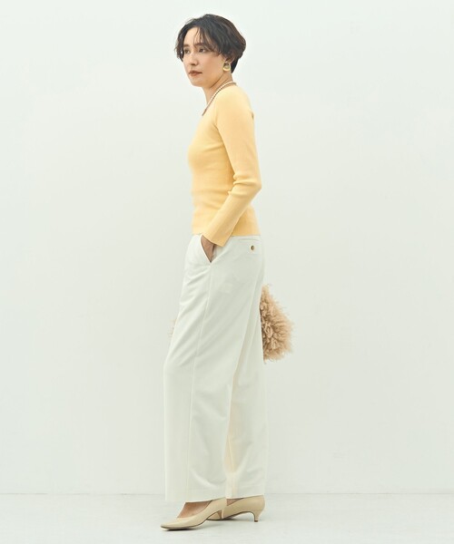 NOLLEY’S Sophi（ノーリーズソフィ）の「《アンサンブル対応》《手洗い可能》カシミヤ混リブUネックプルオーバー（ニット/セーター・レディース・アイボリー/イエロー/サックスブルー/ブラック・36/38）」の6枚目の写真