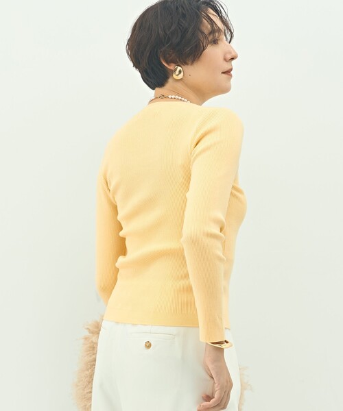 NOLLEY’S Sophi（ノーリーズソフィ）の「《アンサンブル対応》《手洗い可能》カシミヤ混リブUネックプルオーバー（ニット/セーター・レディース・アイボリー/イエロー/サックスブルー/ブラック・36/38）」の9枚目の写真