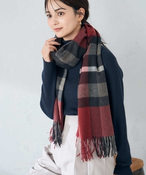 a.v.v（アーヴェヴェ）の「チェック柄シアバターストール（マフラー・レディース・レッド/ライトグレー/ネイビー・38）」の15枚目の写真
